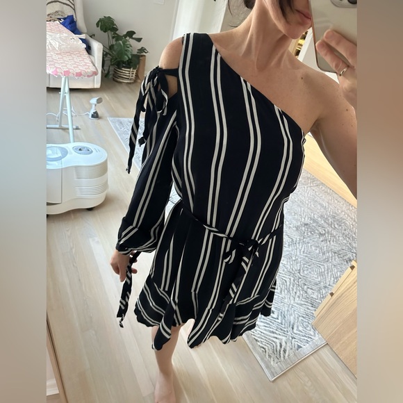 NWT Zara Navy and White Striped One Shoulder Dress - Picture 16 of 17